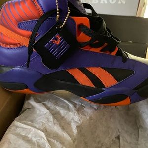 Size 11 Shaq Attack Reebok Pumps slightly worn